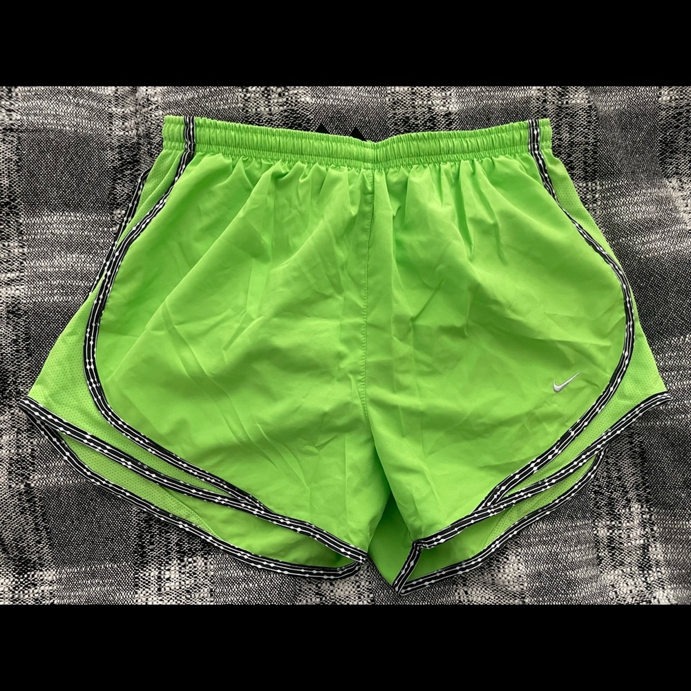 NWOT Nike temp shorts